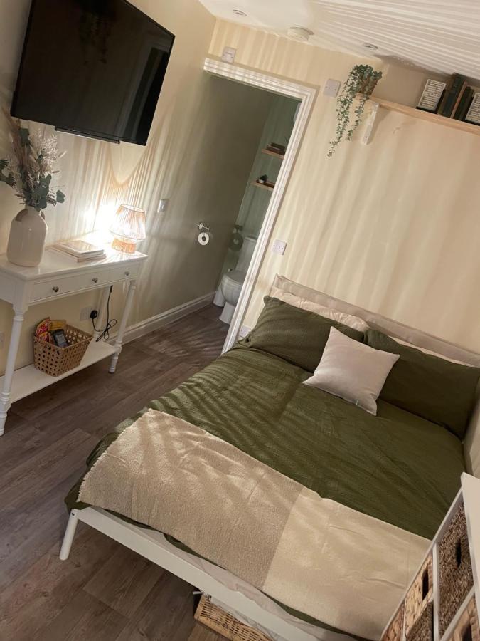 Hotel The Cotswold Nook à Dursley Extérieur photo